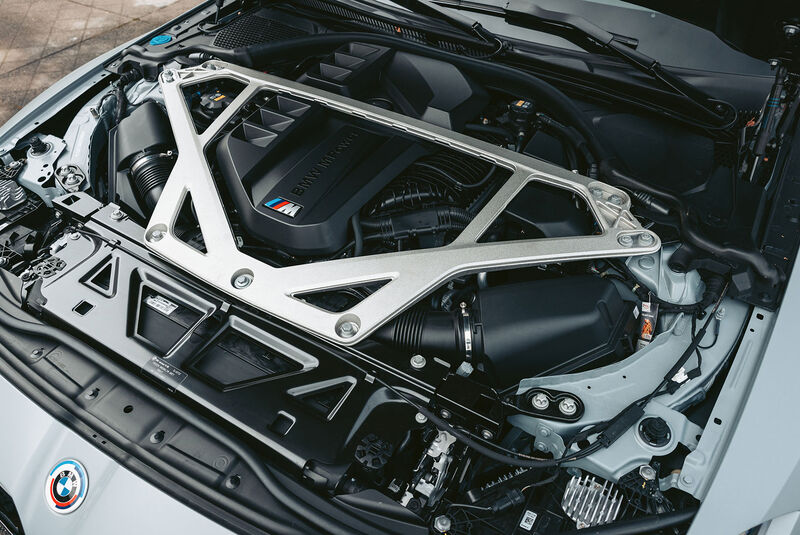 BMW M4 G82 CSL (2022)  Motor