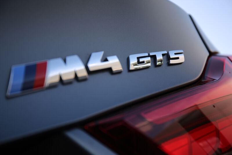 BMW M4 GTS, Typenbezeichnung
