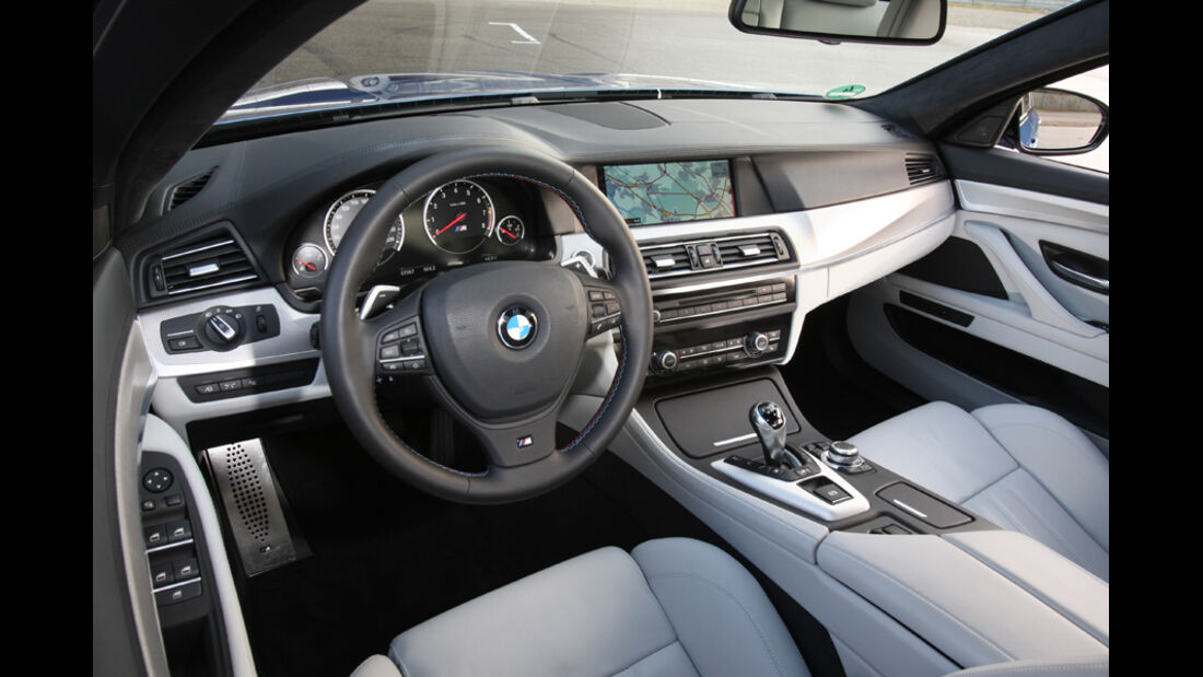 BMW M5, Cockpit