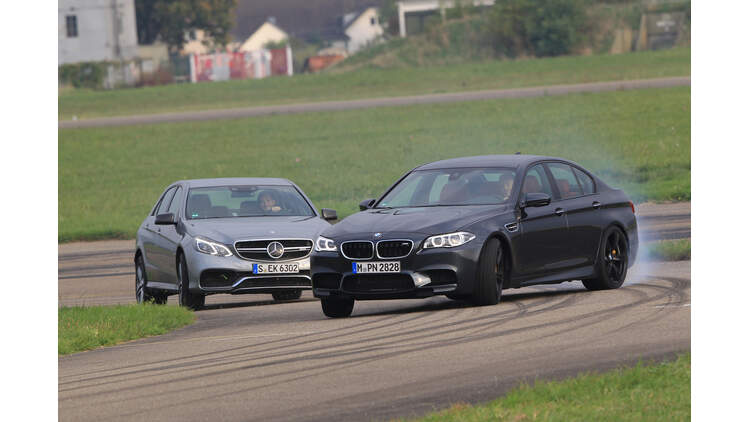 Bmw M5 Vs Mercedes Amg E 63 S Duell In Der Power Business Class Auto Motor Und Sport