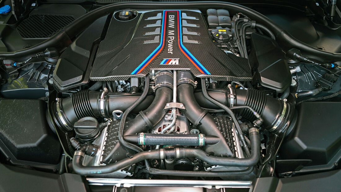 Racing BMW M5, engine