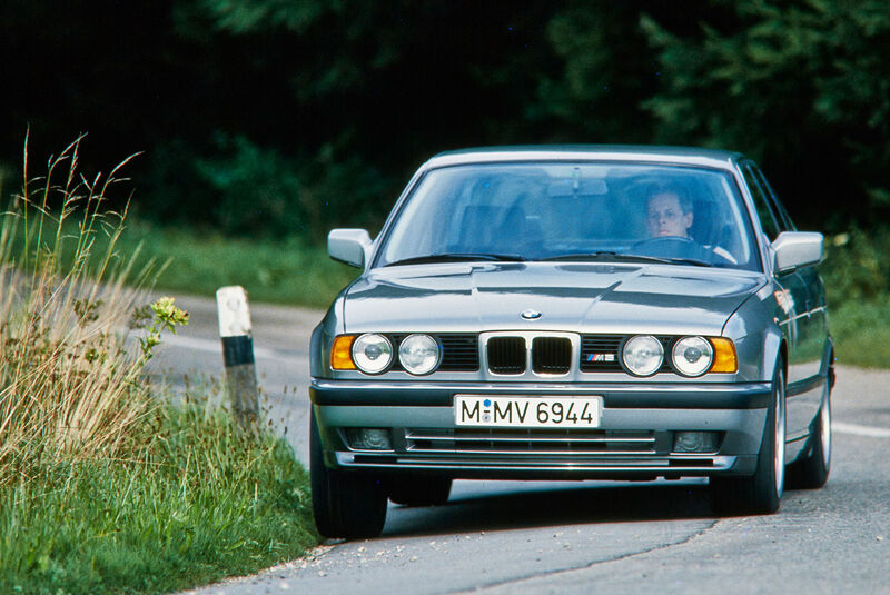 BMW M5 E34 (1988) im Test von auto motor und sport