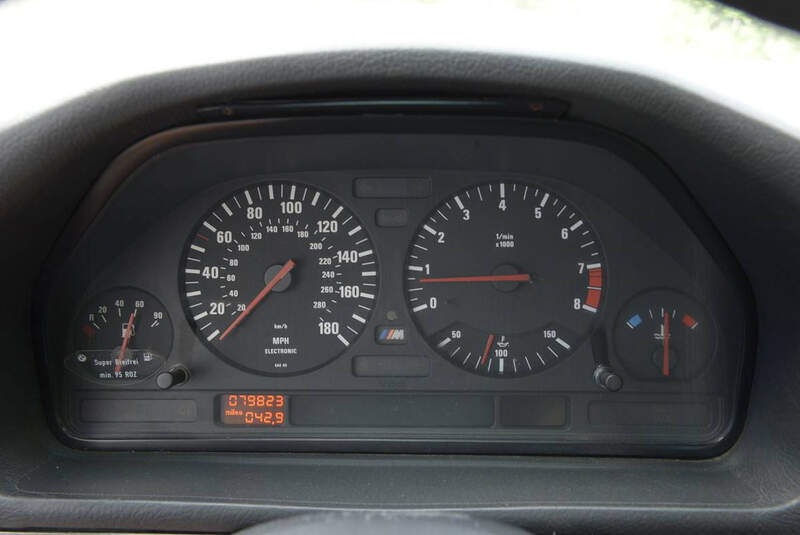 BMW M5 E34 V12