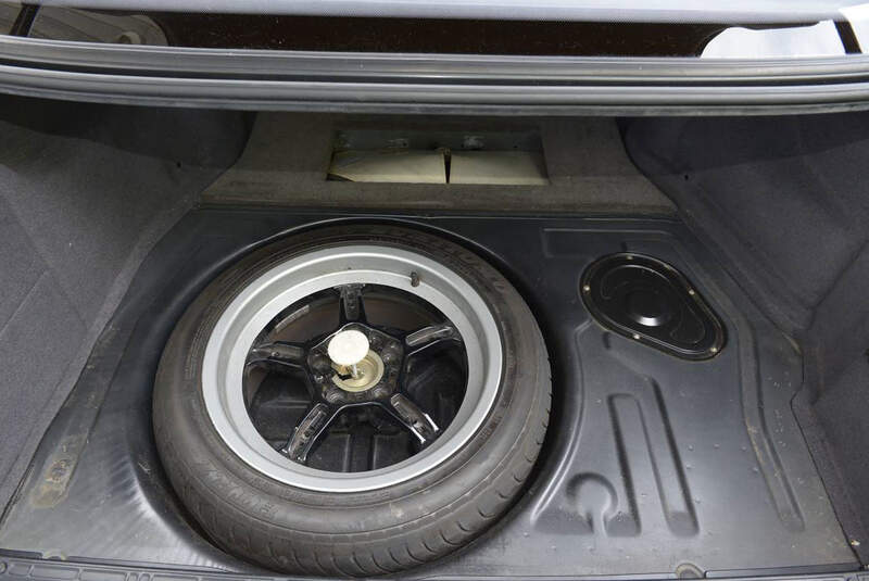 BMW M5 E34 V12