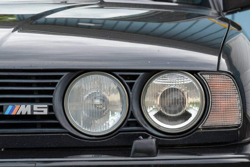 BMW M5 E34 V12