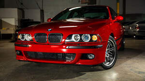 BMW M5 E39 (2003) 746 miles Imola red
