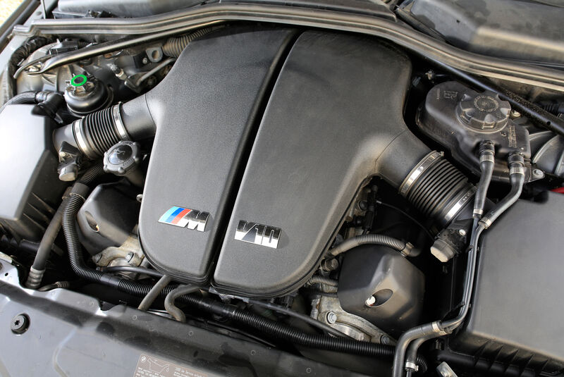 BMW M5 E60, Motor 