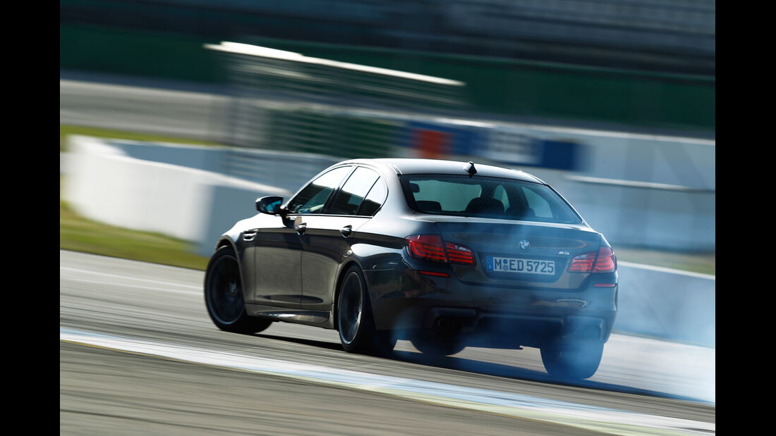 BMW M5, Heckansicht, Driften