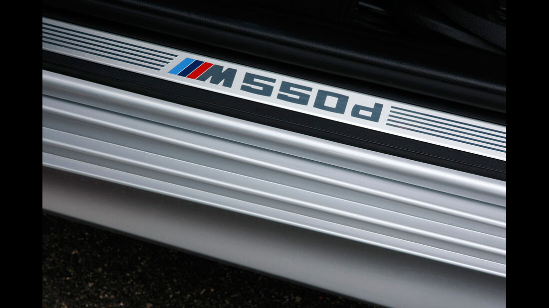 BMW M550d xDrive, Fußleiste