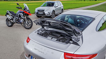 BMW R 1200 GS, Subaru Forester 2.0 D, Porsche 911 Carrera S