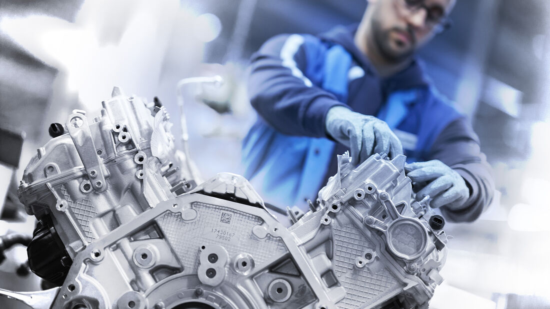 BMW V8 Motor Bau Produktion 