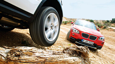 BMW X1 x-Drive 25d, Range Rover Evoque 2.2 SD, Gelände