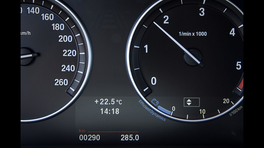 BMW X3 2010, Facelift, SUV, Cockpit, Start-Stopp, Tacho, Efficient Dynamics