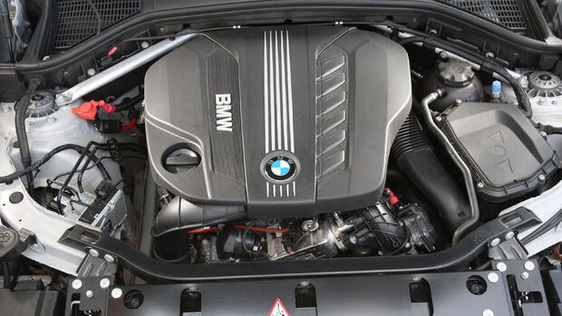 BMW X3 x-Drive 30d, Motorraum, Motor, Reihensechser