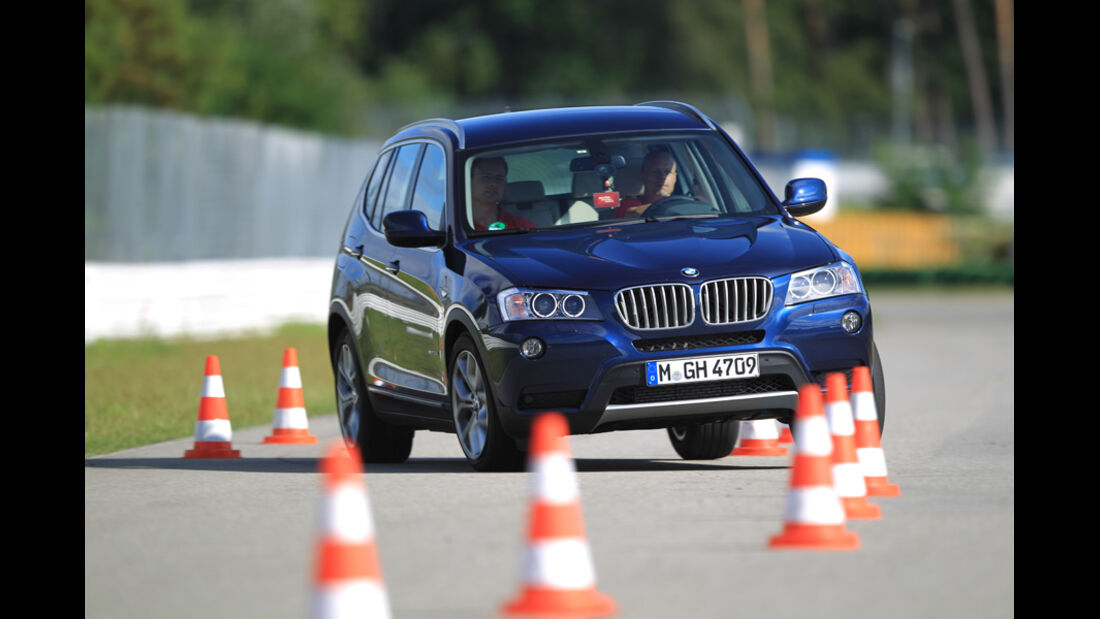 BMW X3 x-Drive 30d, Slalom, Frontansicht