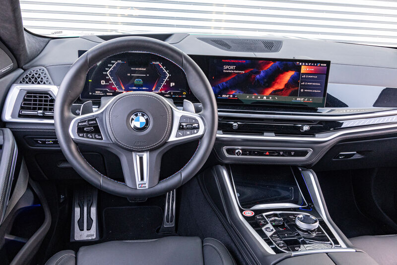 BMW X6 M60i, Cockpit