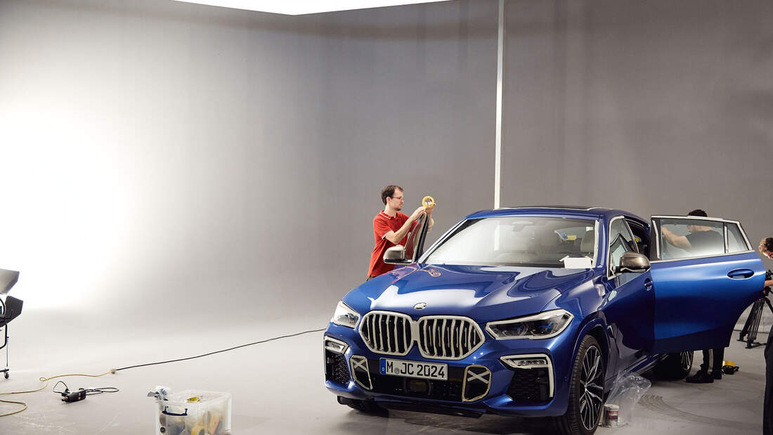 BMW X6 Vantablack VBx2 Das schwärzeste Auto der Welt auto motor und