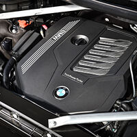 BMW X7 40i, Motorraum