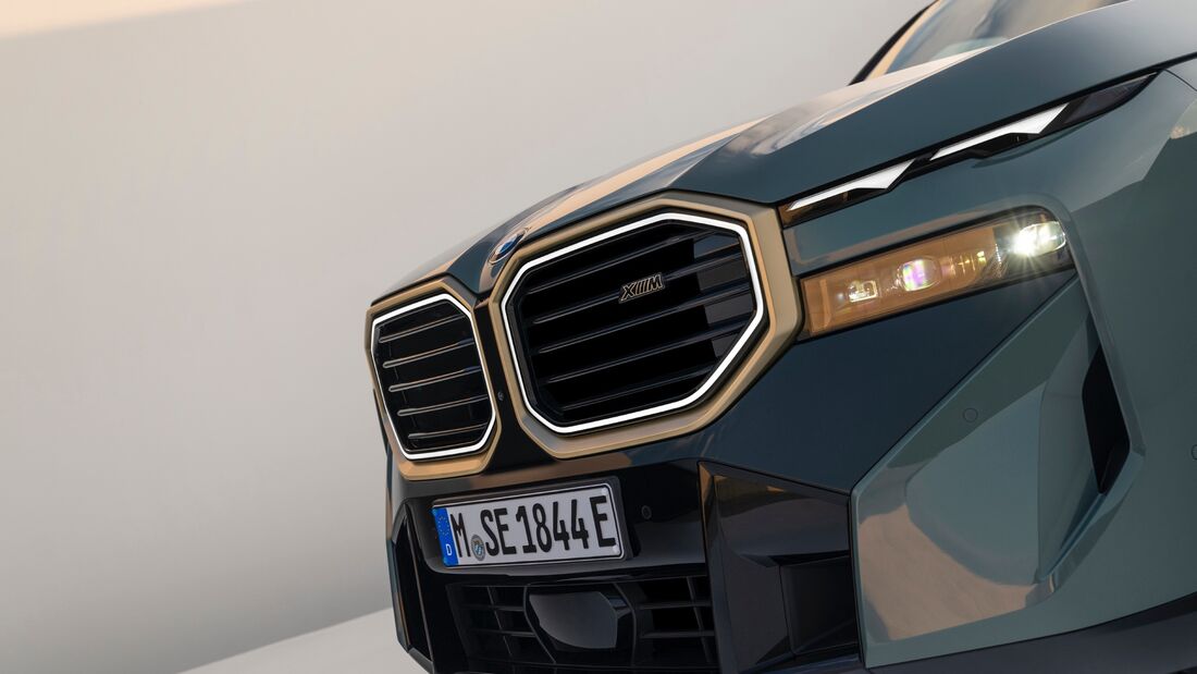 BMW XM (2023) Premiere