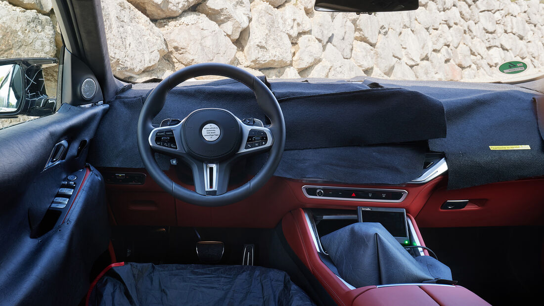 BMW XM, Cockpit