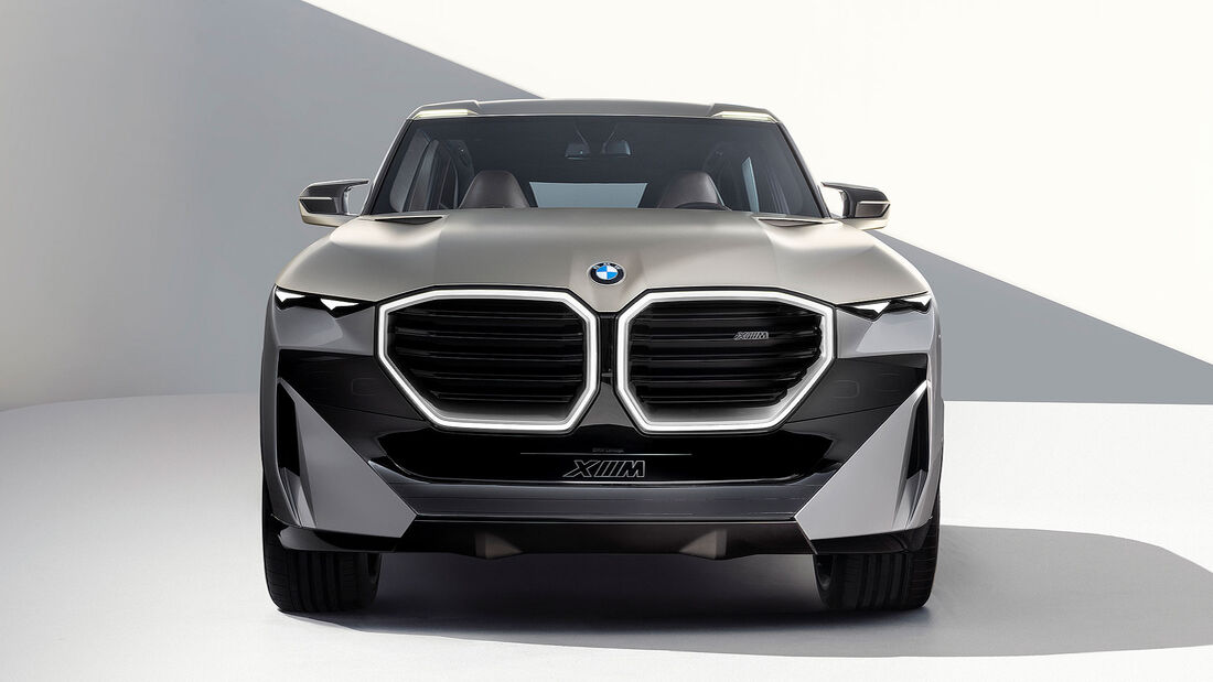 BMW XM V8 Hybrid