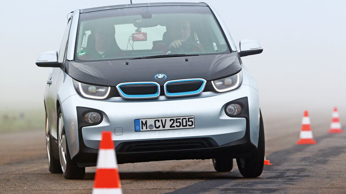 BMW i3, Frontansicht, Slalom