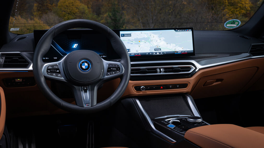 BMW i4, Cockpit