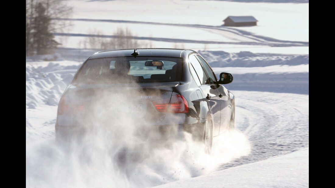 BMW im Schnee