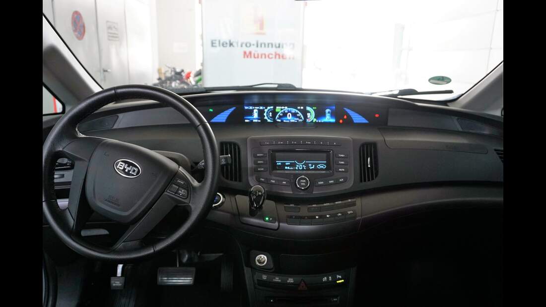 BYD e6 (2016) Wie fährt das Elektroauto aus China? AUTO MOTOR UND SPORT