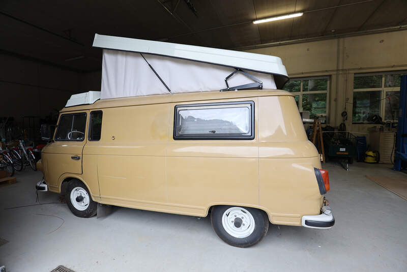 Barkas B 1000 innen