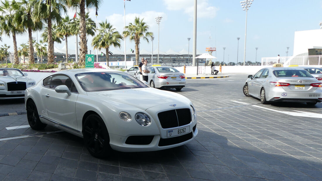 Bentley - Carspotting - GP Abu Dhabi - 12. Dezember 2021