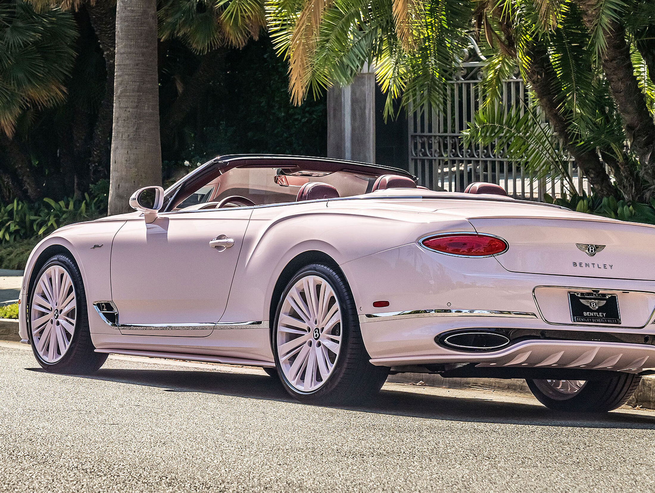 Bentley Beverly Hills Collection: Continental GTC in Pastellfarben