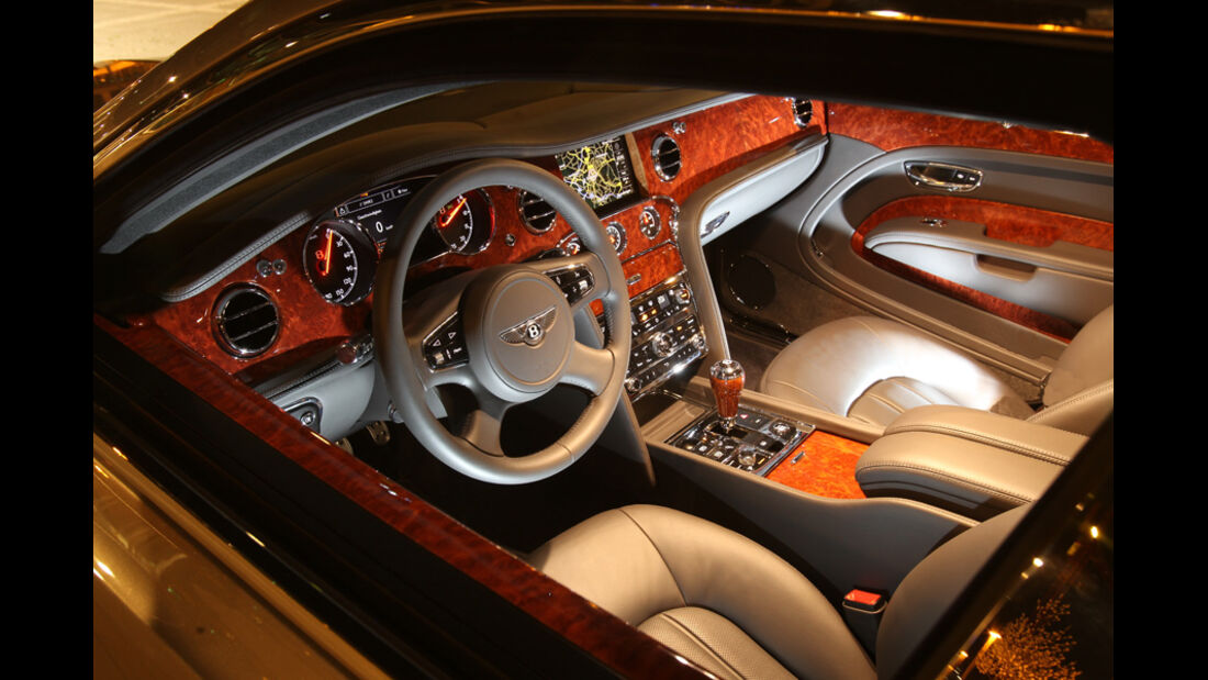 Bentley Mulsanne, Detail, Cockpit, von aussen, bei Nacht