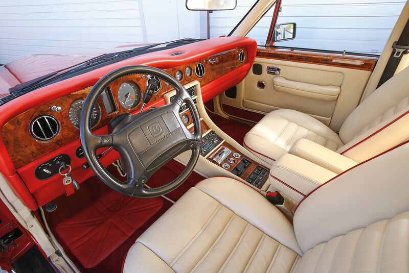 Bentley Turbo R, Cockpit