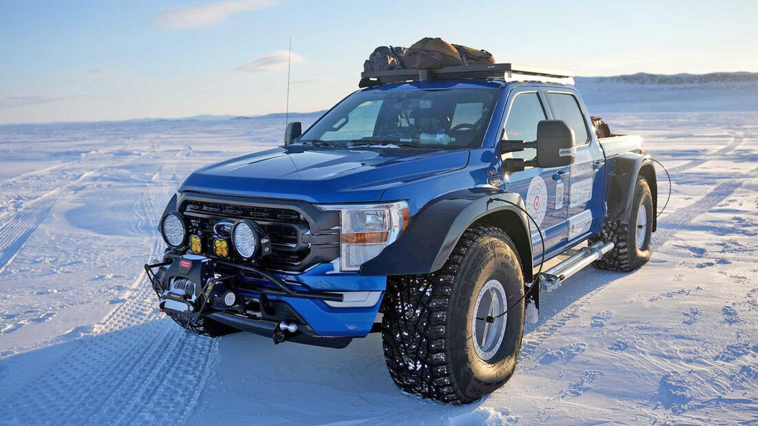 Bergung Arctic Trucks AT44 Ford F150 Transglobal Car Expedition