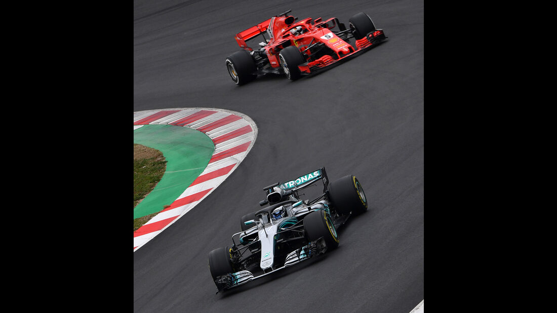 Bottas & Vettel - Mercedes & Ferrari  - F1-Test - Barcelona - Tag 2 - 27. Februar 2018