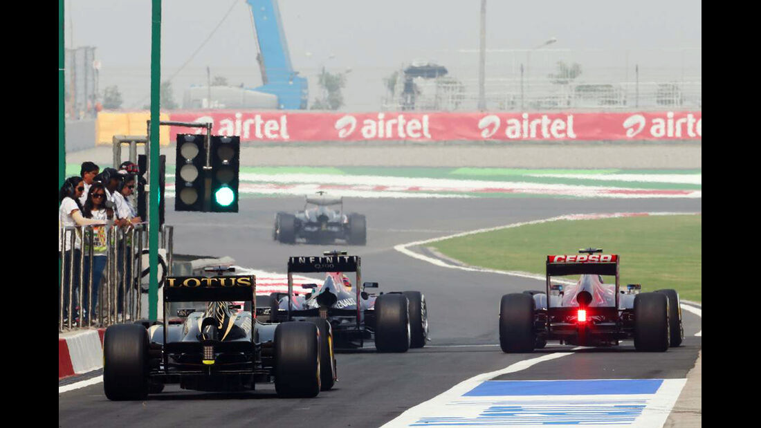 Boxenausfahrt - Formel 1 - GP Indien - 26. Oktober 2013