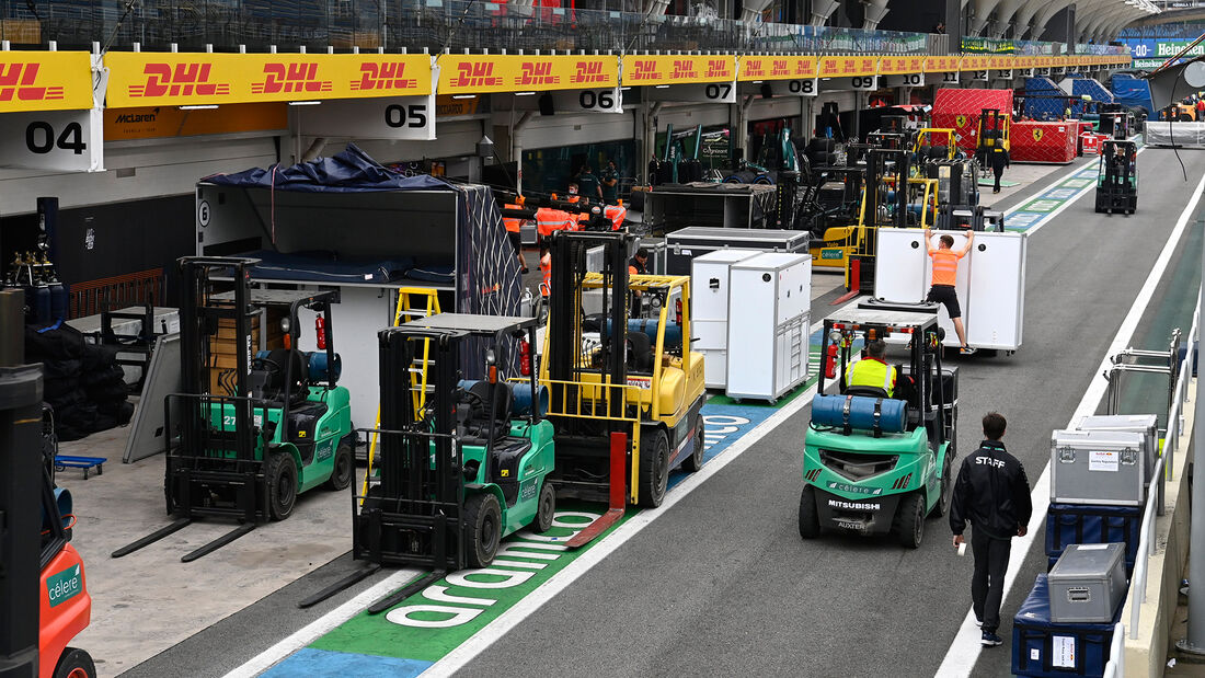 Boxengasse - Formel 1 - GP Brasilien - Sao Paulo - Donnerstag - 11.11.2021 