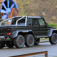 Brabus 700 6x6, Heckansicht