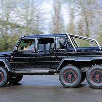 Brabus 700 6x6, Seitenansicht