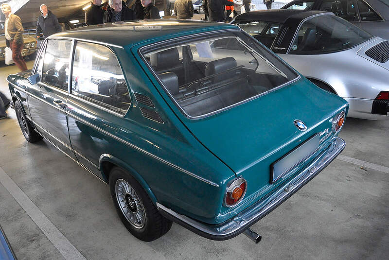 Bremen Classic Motorshow 2015, Fahrzeugmarkt