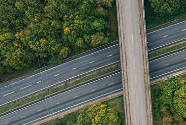 Posse um zu niedrige Brücke