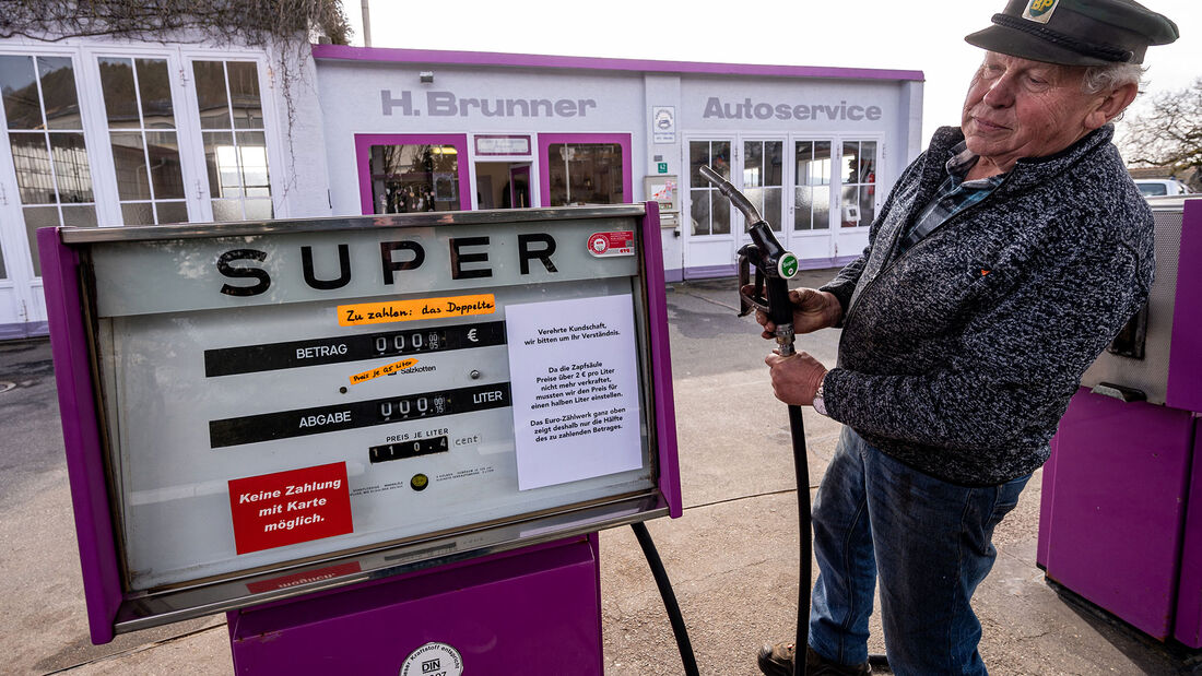 Brunner Tankstelle mit Halbliterpreisen