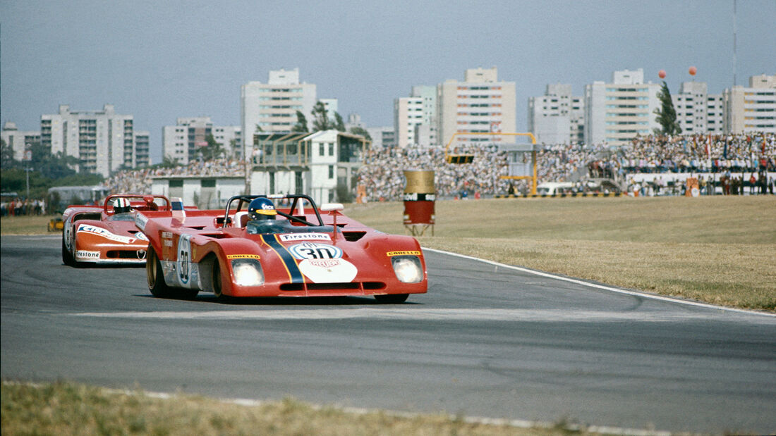 Buenos Aires, Argentina. 9th January 1972. Rd 1. Ronnie PetersonTim Schenken (Ferrari 312PB), 1st position, action