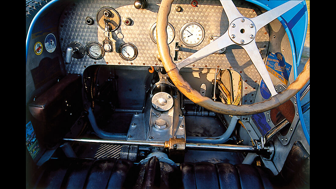 Bugatti 37, Cockpit