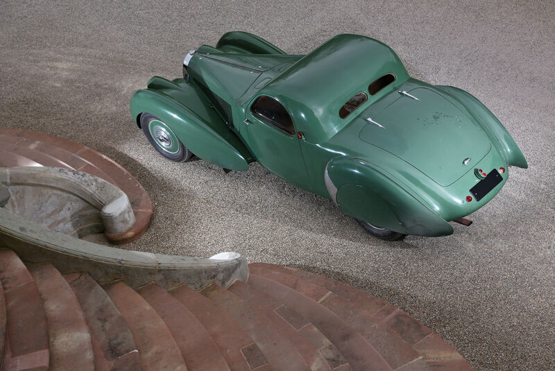 Bugatti 57 C Vanvooren, Draufsicht