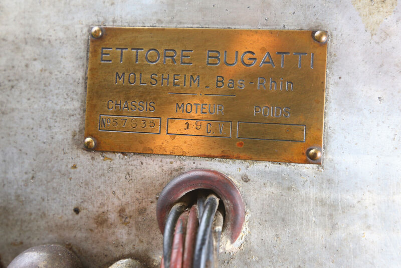 Bugatti 57 C Vanvooren, Hersteller, Schild