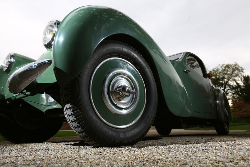 Bugatti 57 C Vanvooren, Radkasten