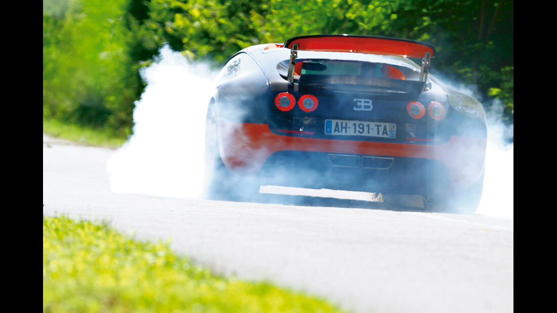 Bugatti Veyron 16.4 Super Sport, Heck, Rückansicht, Burnout