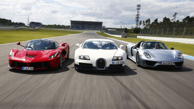 Bugatti Veyron Super Sport, Ferrari LaFerrari, Porsche 918 Spyder